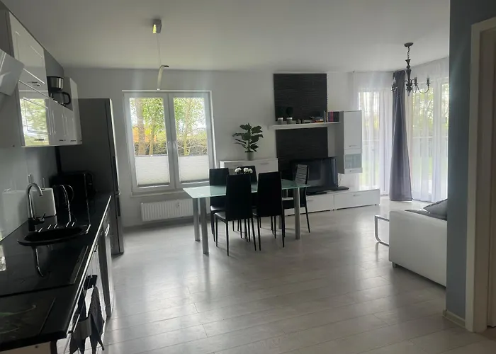 Seaside Bond 007 Apartment